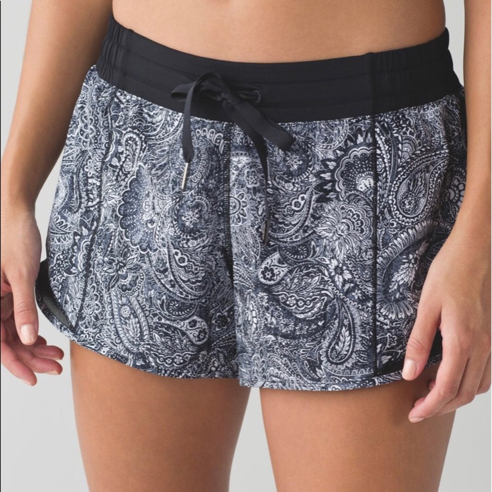 Hotty Hot shorts black and white TALL 4 in.